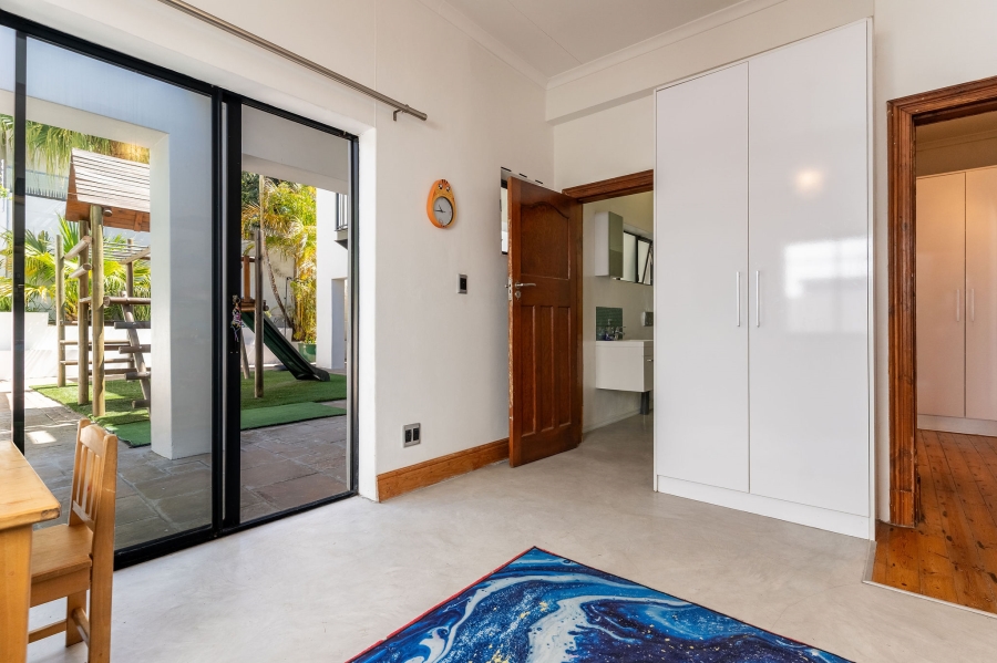 5 Bedroom Property for Sale in Fresnaye Western Cape